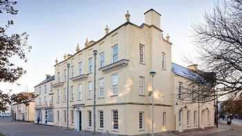 Plas Llanelly House