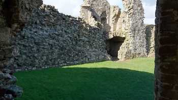 Castle Inn Llansteffan