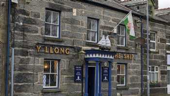 The Ship Inn/ Y Llong