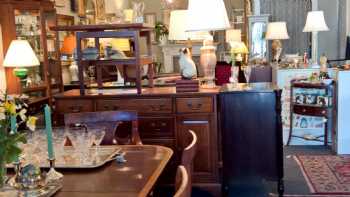 Goldsborough Glynn Classic Furnishings & Finds