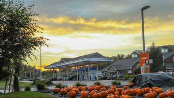 Candia First Stoppe Country Store