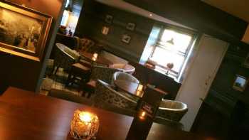 Hare & Hounds Inn, Luzley