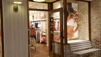 American Eagle & Aerie Store