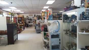 101A Antique & Collectible Center