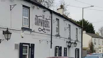 Shipwrights Hotel & Riverside Pub