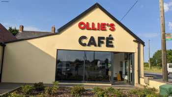 Ollie's Cafe (M5 J22)