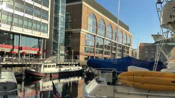 Côte St Katharine Docks