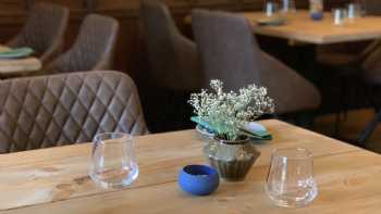 Restaurant Lovage by Lee Smith