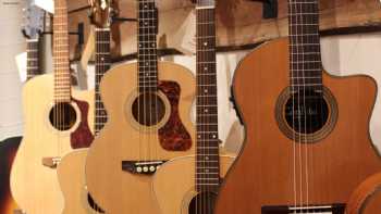 Muddy River Guitars