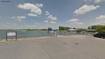 Shady Creek marina store