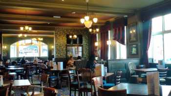 The Central Hotel - JD Wetherspoon