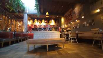 Nando's Cheshire Oaks