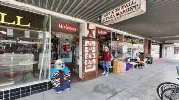 Layman's Antique Mall & Flea Market