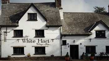 White Hart Village Inn Llangybi