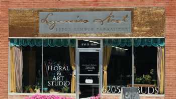 Lynnie's Nest Floral Art Studio by Erica Nordling