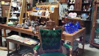 Whistle Stop Antiques-Auction