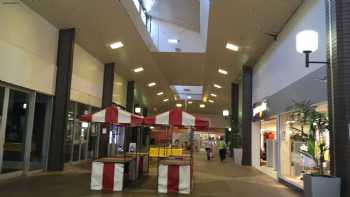 Knightswick Shopping Centre