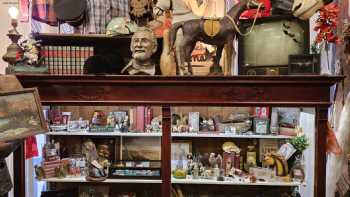 The Parlour Antiques and Oddities