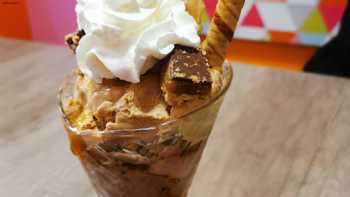 Woodys Ice Cream Parlour & Dessert Bar