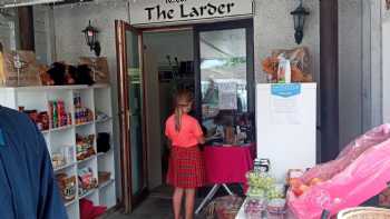 Robertsons The Larder, Farm Shop With Highland Cows , Beauly,