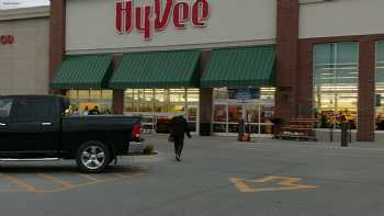 Hy-Vee Grocery Store