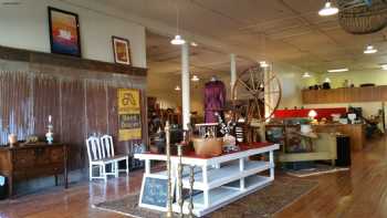 husker antiques & curios