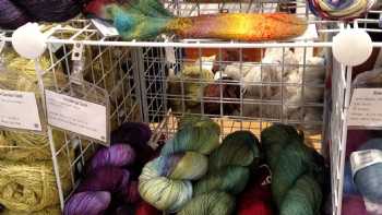 Six Loose Ladies Yarn & Fiber Shop