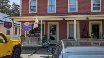 Six Loose Ladies Yarn & Fiber Shop