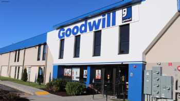 Goodwill Store: Williston