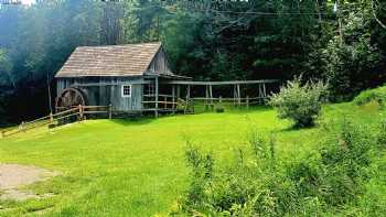 Vermont Country Store Kissing Bridge