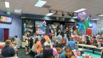 Chuck E. Cheese