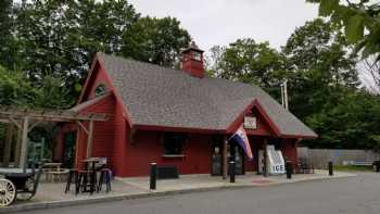 The Vermont Country Deli Market