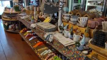 The Vermont Country Deli Market