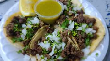 Tacos y Pupuseria