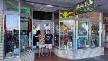 Akaka Falls Trading Post