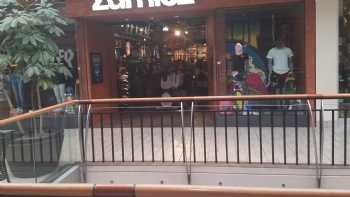 Zumiez