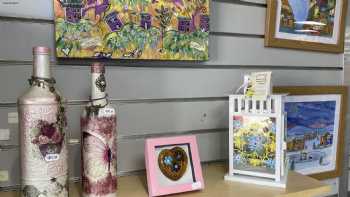 Crafty Diane Gift and Art Gallery, Craft Workshops