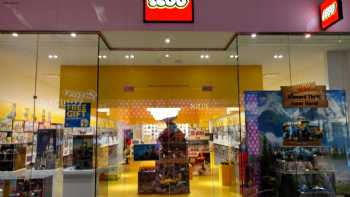 The LEGO® Store Fashion Place