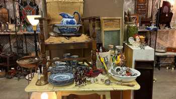 Rustic Rose Antiques & Collectables