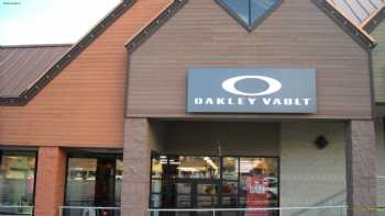 Oakley Vault