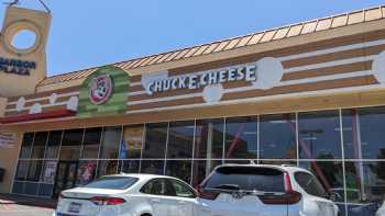 Chuck E. Cheese