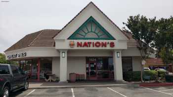 Nation's Giant Hamburgers & Great Pies