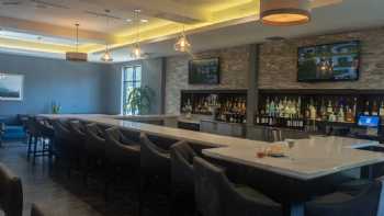 Stratus Restaurant & Bar