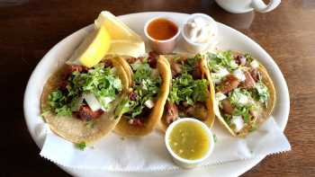 Tacos y Mariscos Tijuana