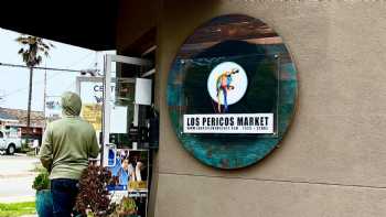 Los Pericos Market