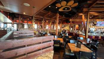 Lazy Dog Restaurant & Bar