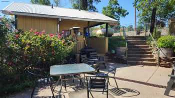 Priest Station Cafe & Cabins