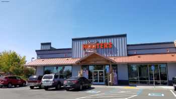 Hooters