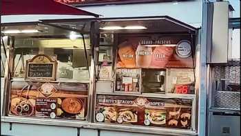 La Casa De Esther Food Truck