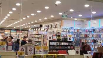 D&R Music Book Store